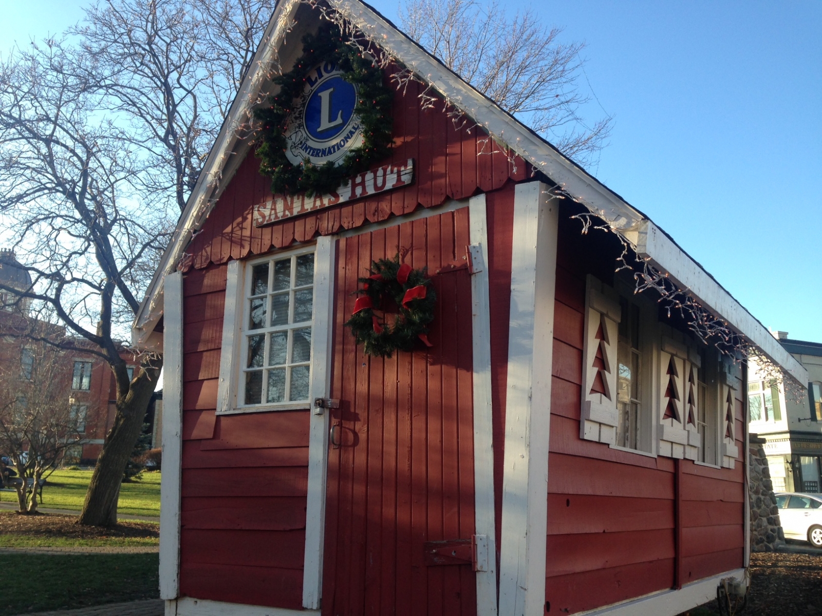 Woodstock Christmas Santa Is In The Hut The Woodstock Independent